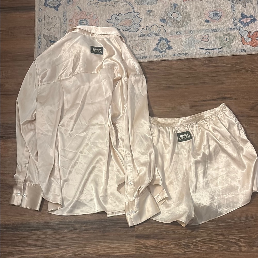Daily Drills Women's Cream Silk Set
